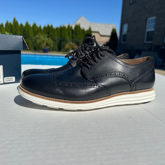 Cole Haan Other - Cole Haan Black Wingtip Oxford Men’s 11 Barely Worn Shoes
